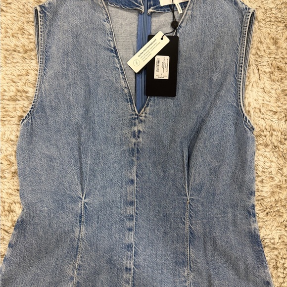 Light Wash Denim V-Neck Top - Picture 4 of 5